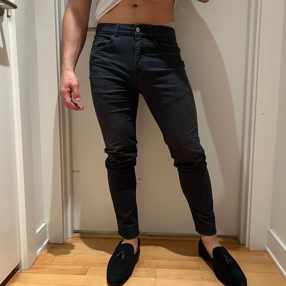 Zara men’s fitted plaid detail trousers